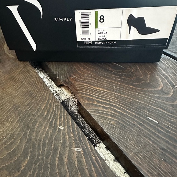 Simply Vera Wang heels size 8 in Black memory foam - Picture 6 of 6